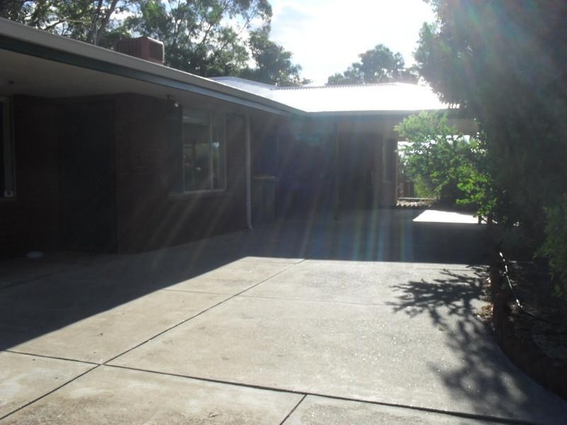 41 Yorna Road, Kalamunda WA 6076