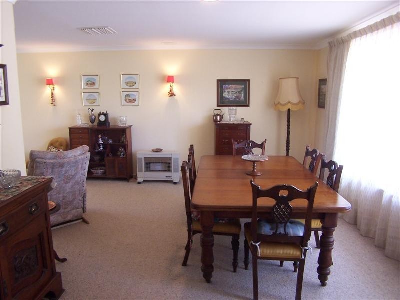 32 Robins Road, Kalamunda WA 6076