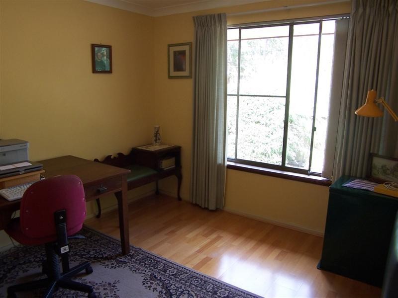 32 Robins Road, Kalamunda WA 6076