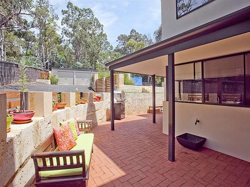 40 Valley Road, Kalamunda WA 6076