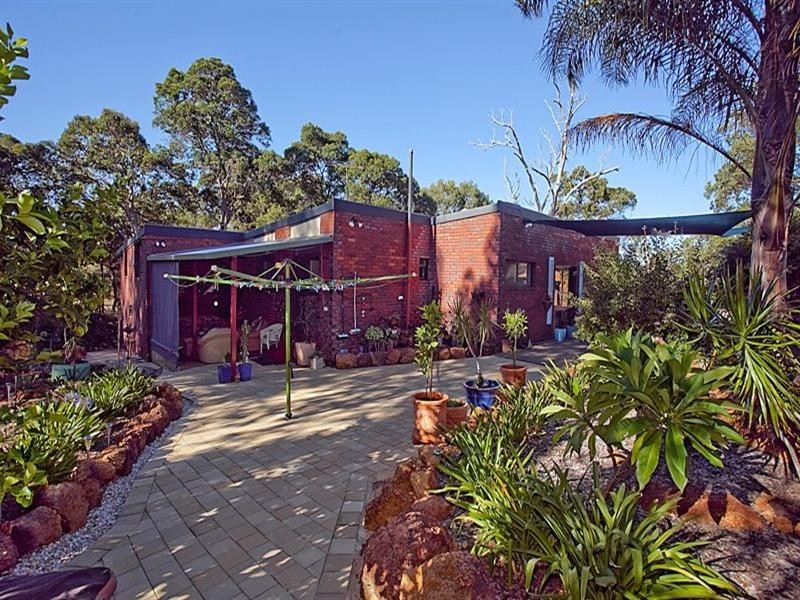 112 Mundaring Weir Road, Kalamunda WA 6076