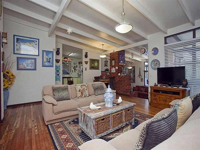 112 Mundaring Weir Road, Kalamunda WA 6076