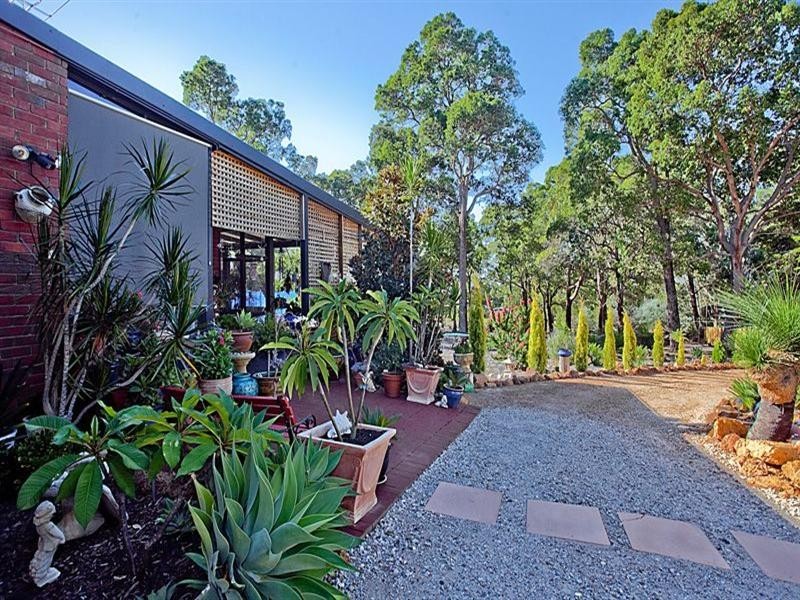 112 Mundaring Weir Road, Kalamunda WA 6076