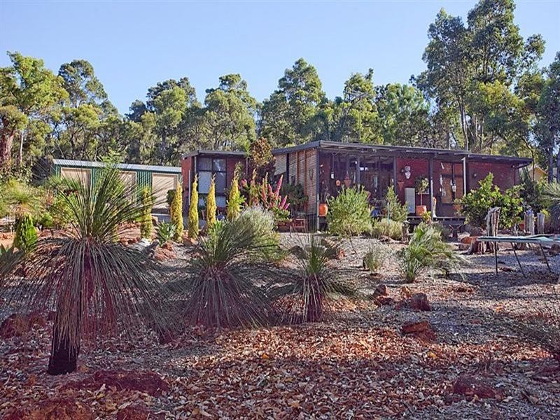 112 Mundaring Weir Road, Kalamunda WA 6076