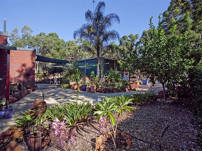 112 Mundaring Weir Road, Kalamunda WA 6076