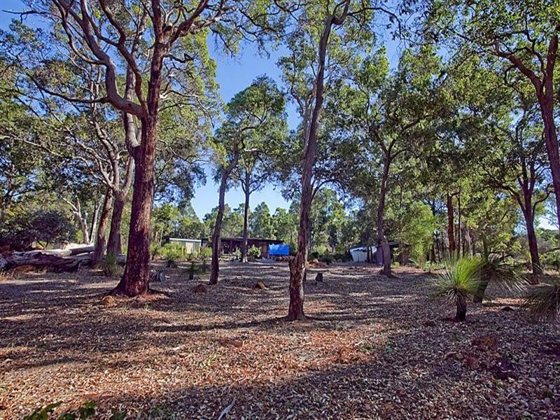 112 Mundaring Weir Road, Kalamunda WA 6076