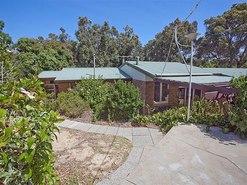 58 Coolinga Road, Lesmurdie WA 6076