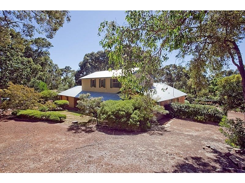 21 Valley Road, Kalamunda WA 6076