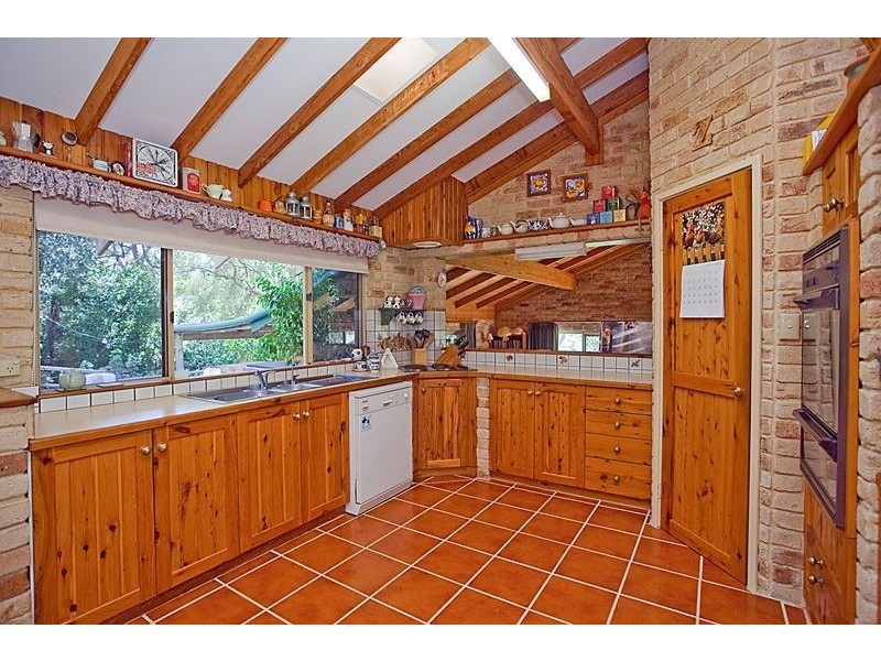 21 Valley Road, Kalamunda WA 6076