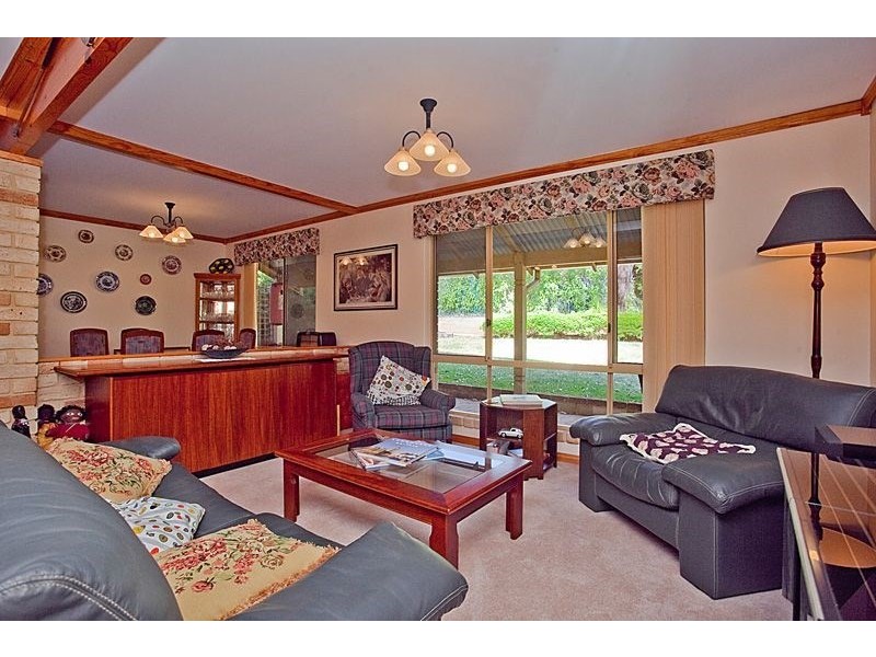 21 Valley Road, Kalamunda WA 6076