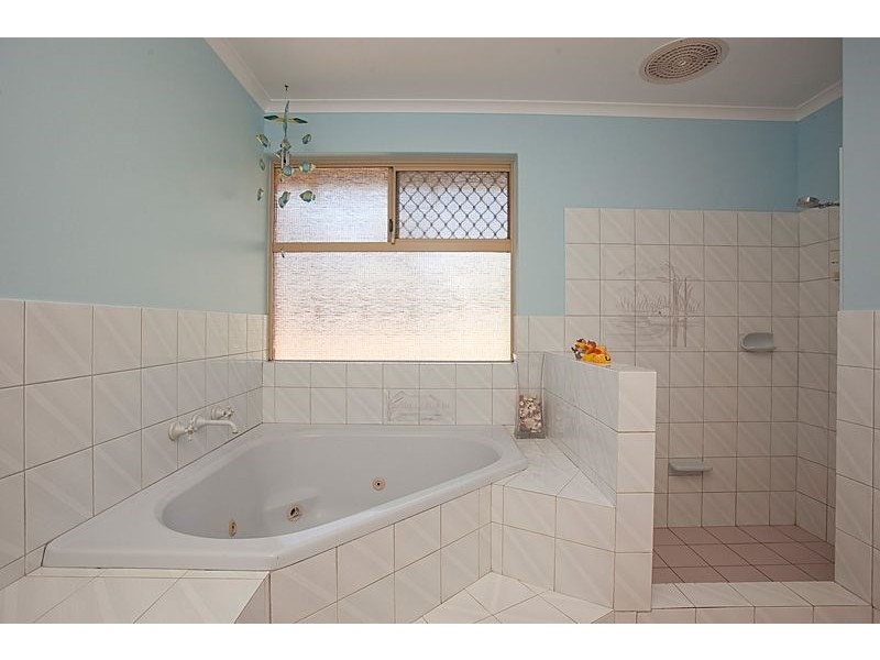 21 Valley Road, Kalamunda WA 6076