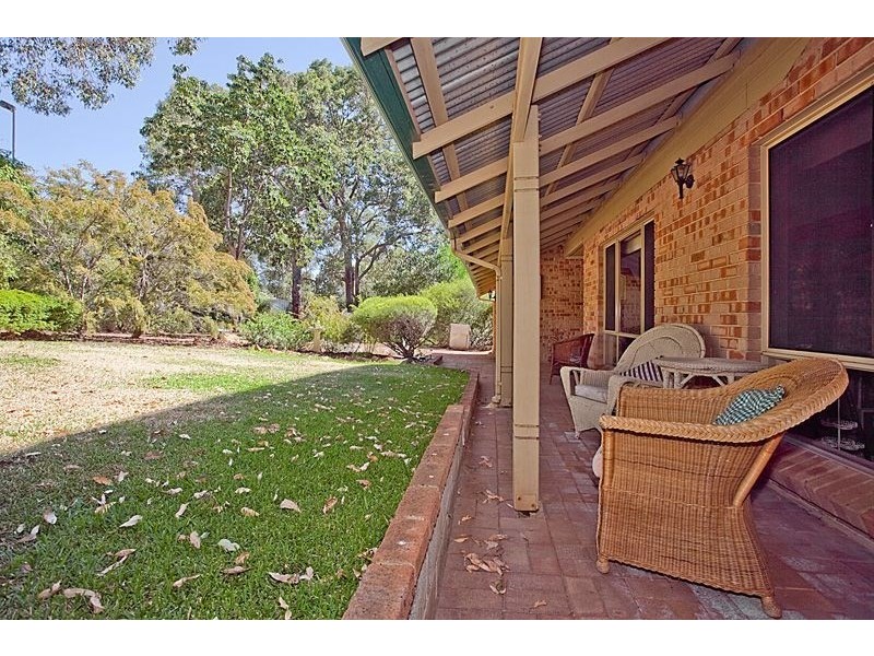 21 Valley Road, Kalamunda WA 6076