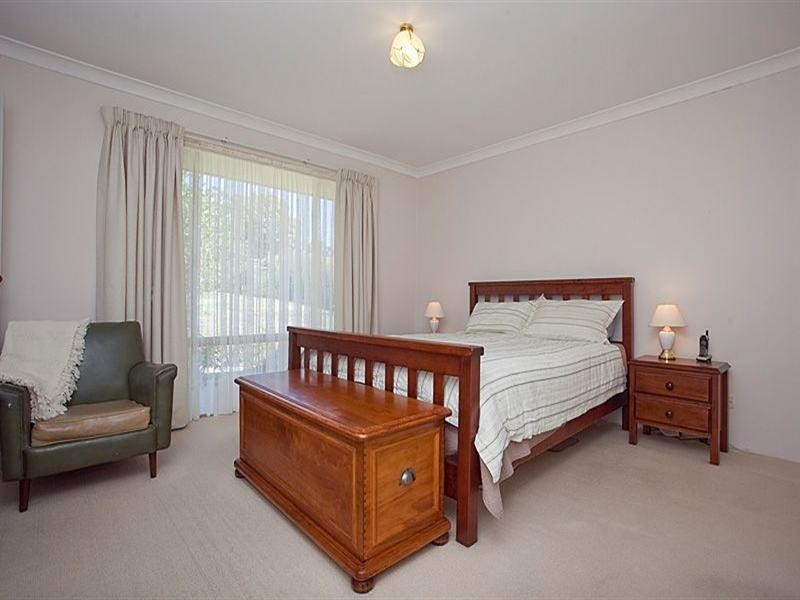 37 Warlingham Drive, Lesmurdie WA 6076