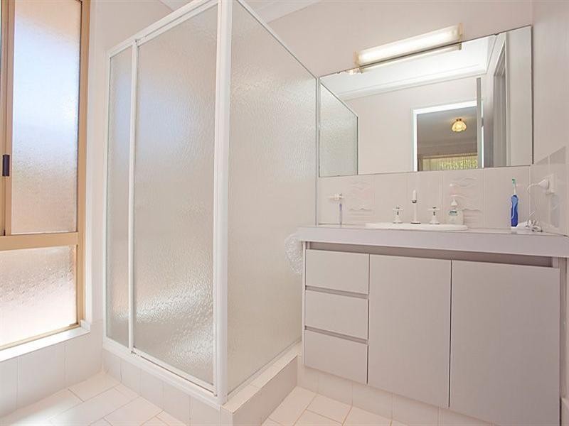 37 Warlingham Drive, Lesmurdie WA 6076