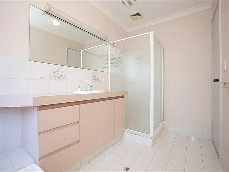 37 Warlingham Drive, Lesmurdie WA 6076