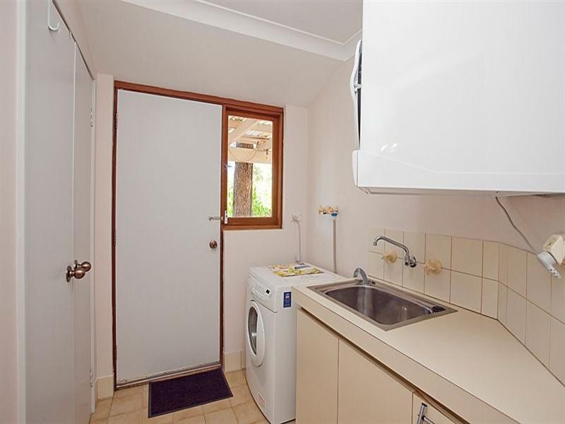 37 Warlingham Drive, Lesmurdie WA 6076