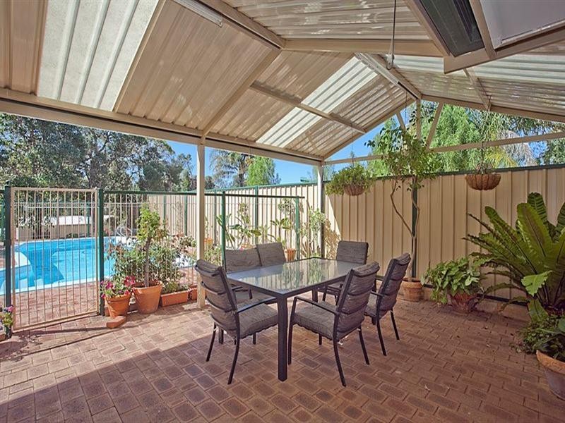 37 Warlingham Drive, Lesmurdie WA 6076