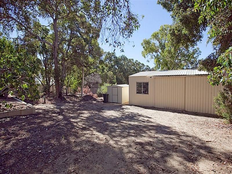 37 Warlingham Drive, Lesmurdie WA 6076