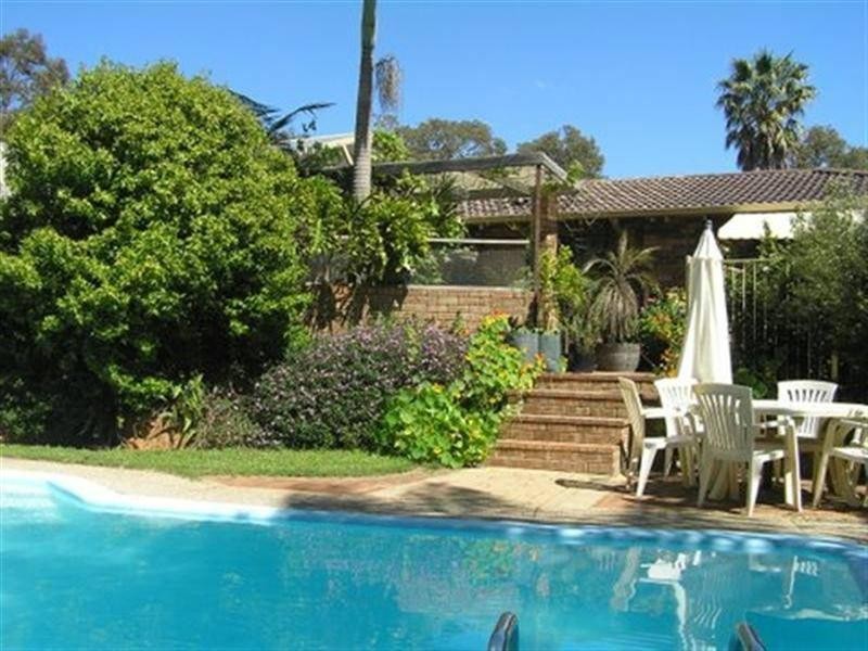 65 Chislehurst Road, Lesmurdie WA 6076