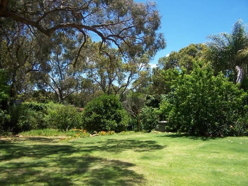 65 Chislehurst Road, Lesmurdie WA 6076