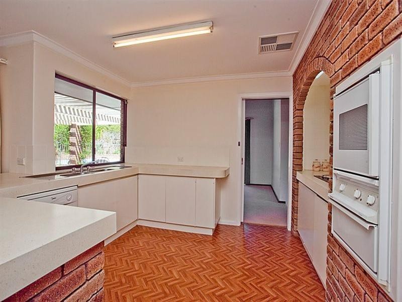 70 Chislehurst Road, Lesmurdie WA 6076