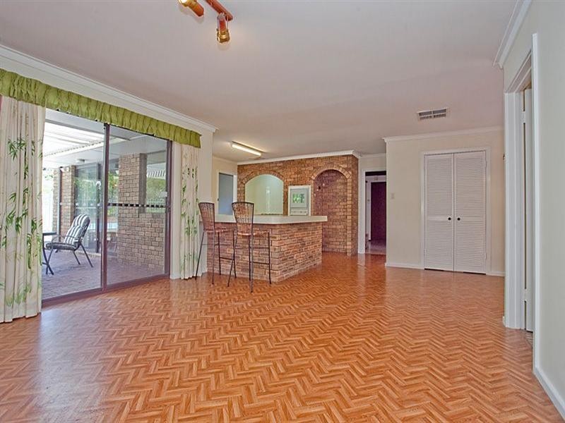 70 Chislehurst Road, Lesmurdie WA 6076