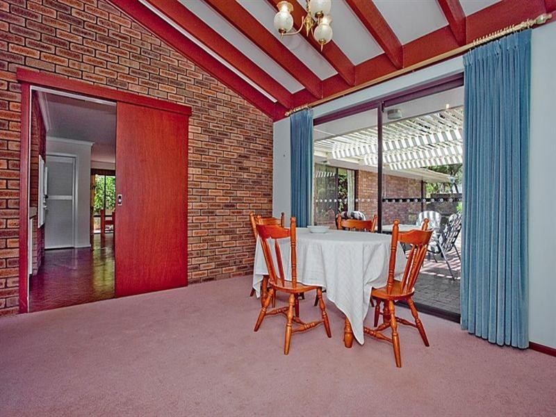 70 Chislehurst Road, Lesmurdie WA 6076