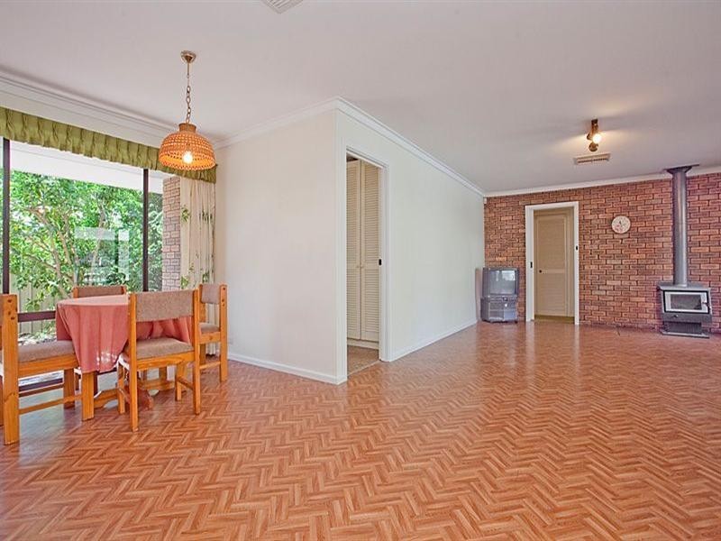 70 Chislehurst Road, Lesmurdie WA 6076