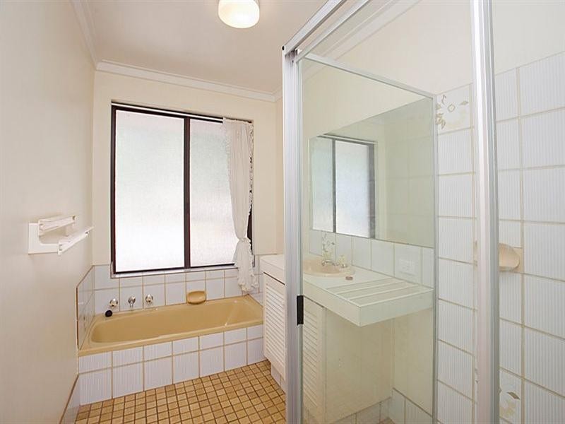 70 Chislehurst Road, Lesmurdie WA 6076