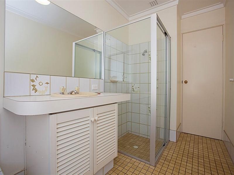 70 Chislehurst Road, Lesmurdie WA 6076