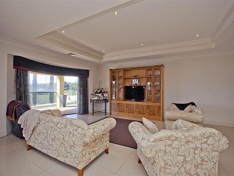 16 Weston Road, Pickering Brook WA 6076