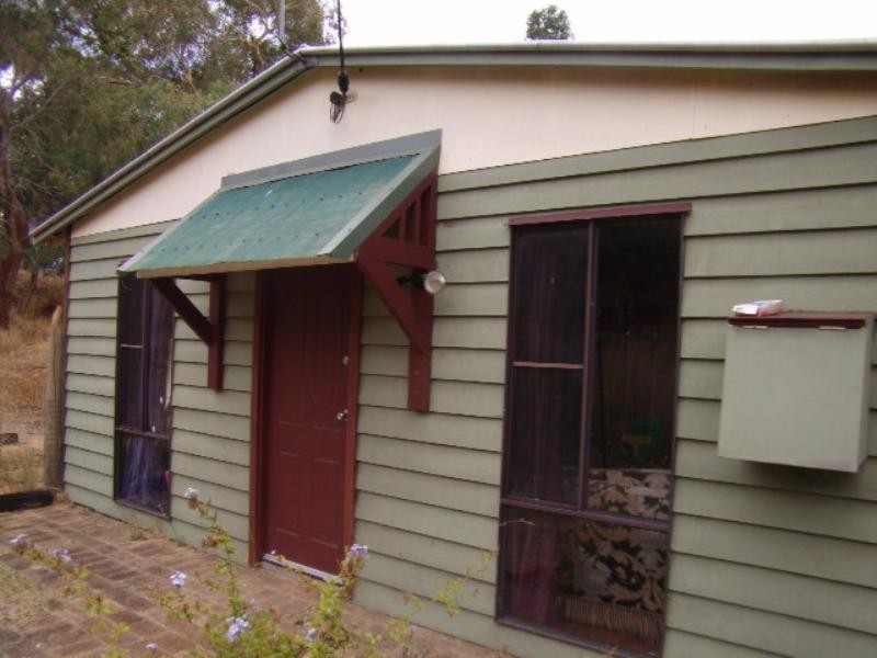 2 Radborn Street, Greenmount WA 6056