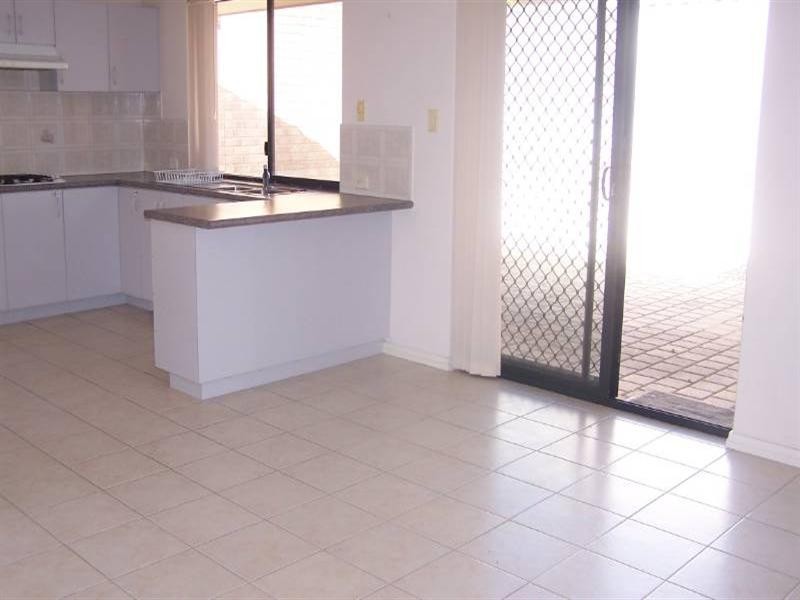 Unit 2/380 The Strand, Dianella WA 6059