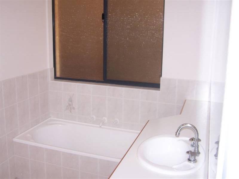 Unit 2/380 The Strand, Dianella WA 6059