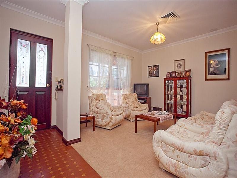 3/27 Central Road, Kalamunda WA 6076