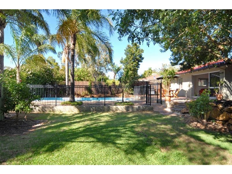 49 Kadina Road, Gooseberry Hill WA 6076