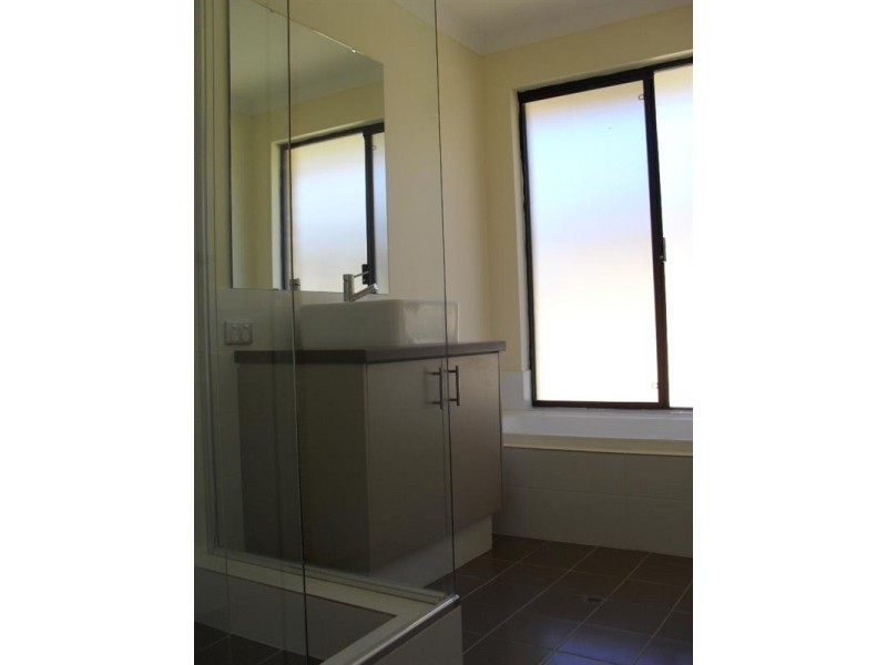 6 Lobella Way, Aveley WA 6069