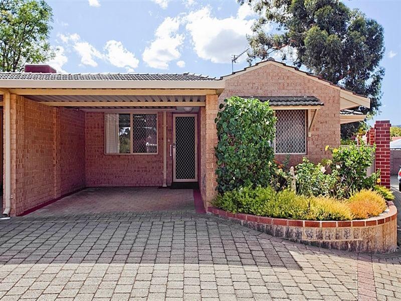 4/12 Page Road, Kelmscott WA 6111