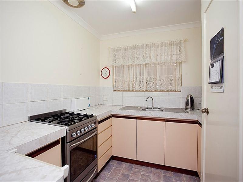 4/12 Page Road, Kelmscott WA 6111