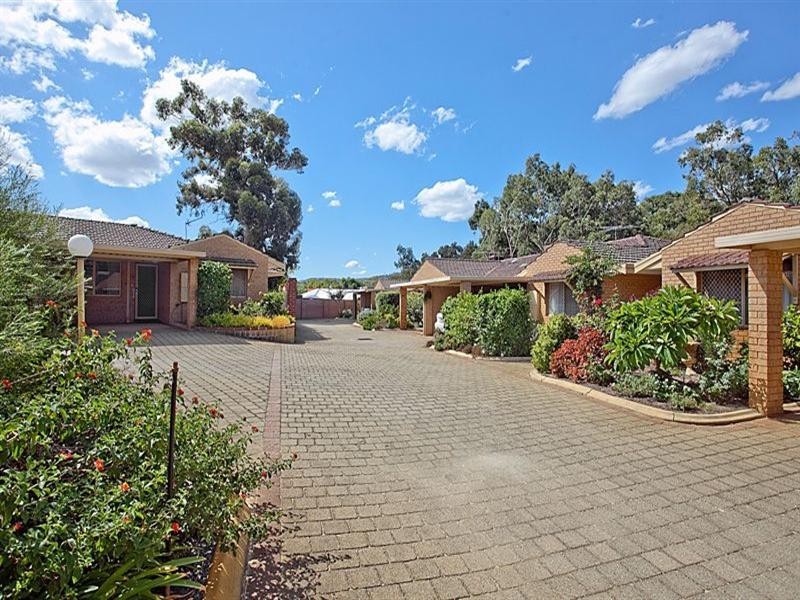 4/12 Page Road, Kelmscott WA 6111