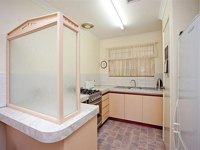 4/12 Page Road, Kelmscott WA 6111