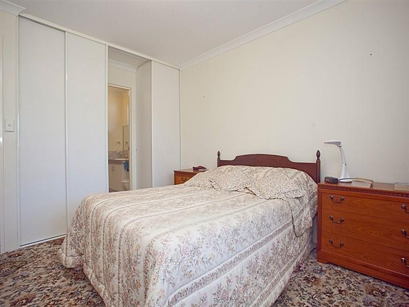 4/12 Page Road, Kelmscott WA 6111