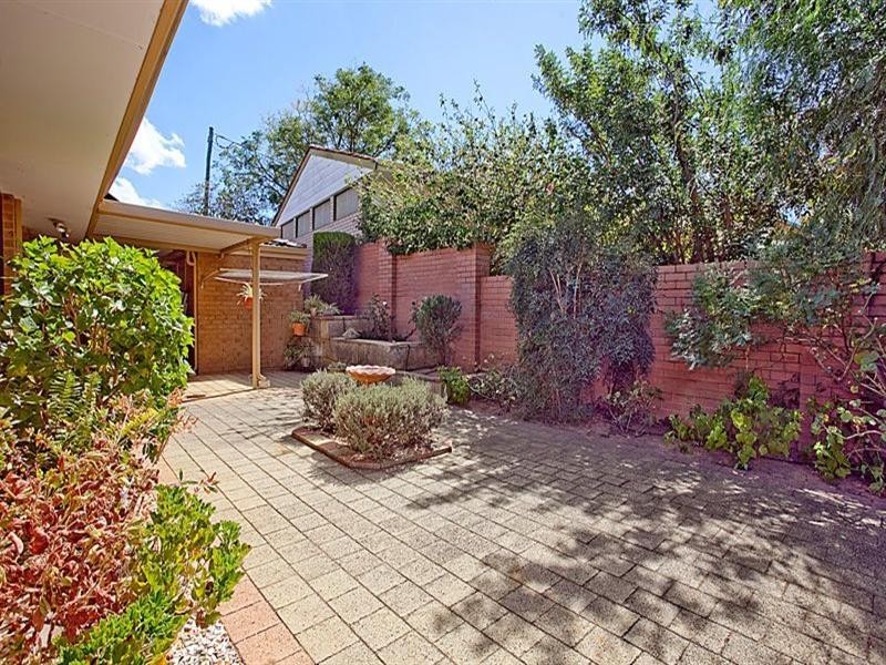 4/12 Page Road, Kelmscott WA 6111