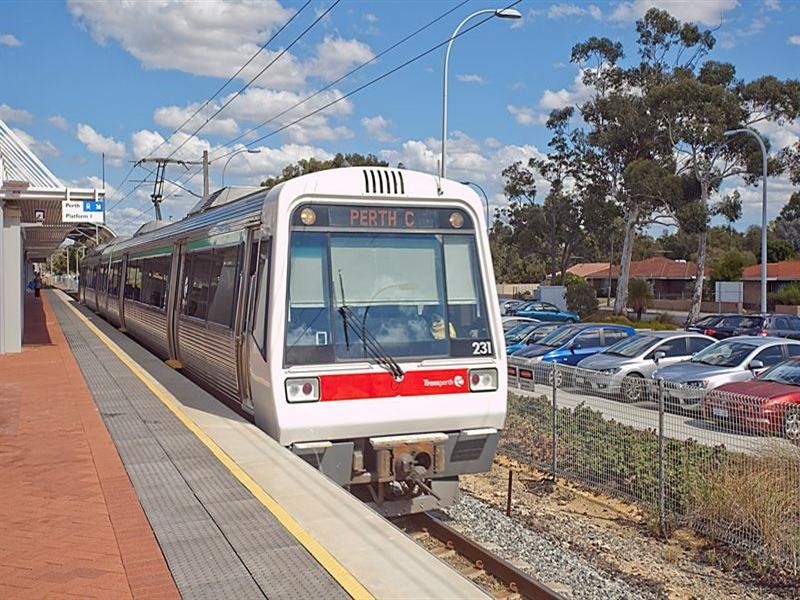 4/12 Page Road, Kelmscott WA 6111