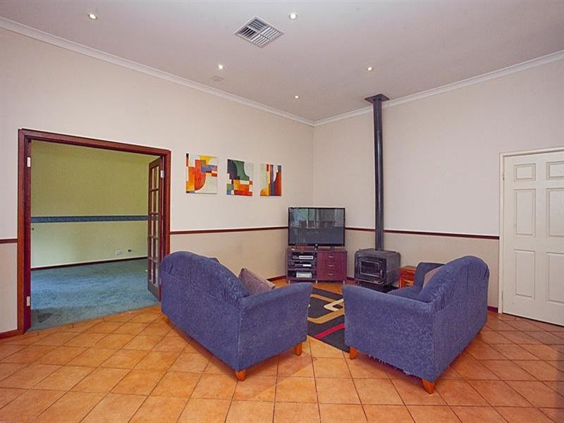 35 Palmateer Drive, Carmel WA 6076