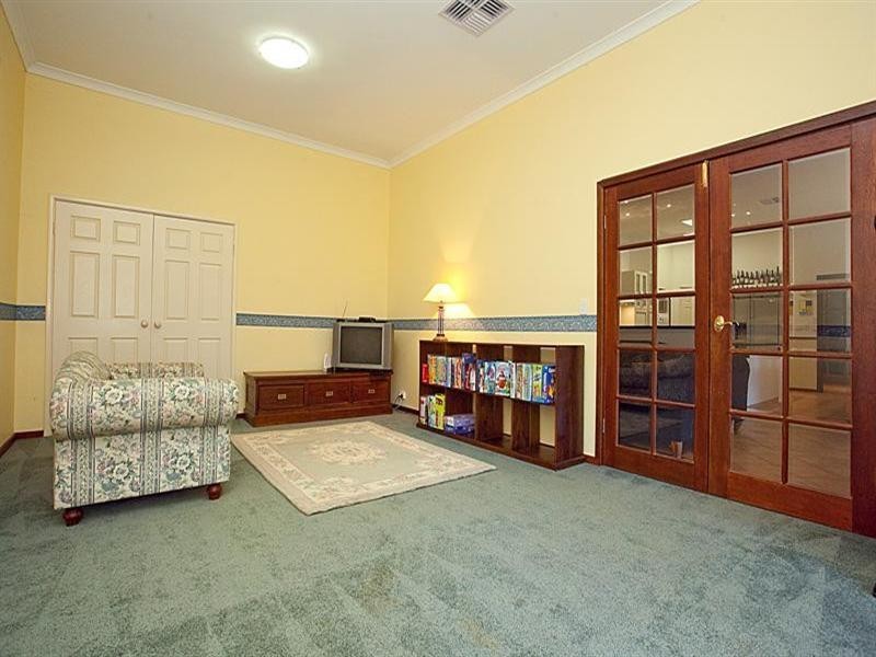 35 Palmateer Drive, Carmel WA 6076