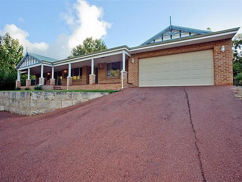 35 Palmateer Drive, Carmel WA 6076