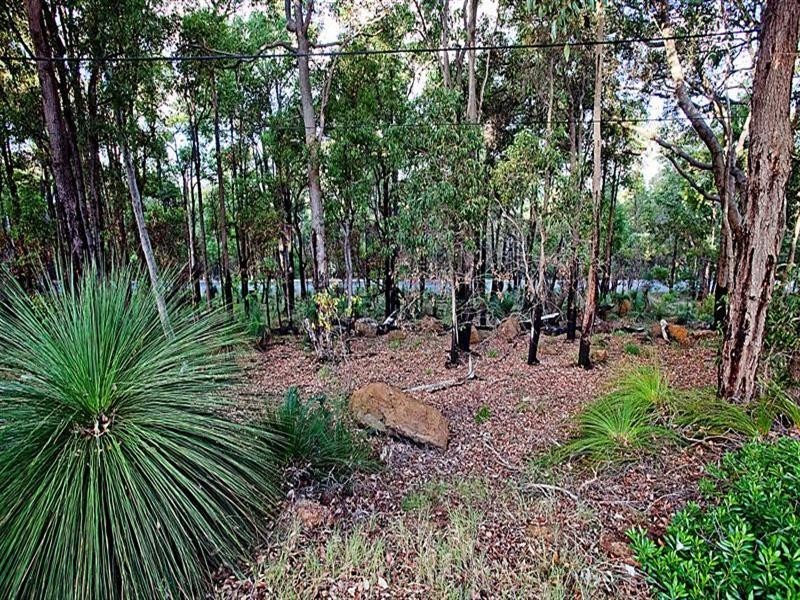 35 Palmateer Drive, Carmel WA 6076