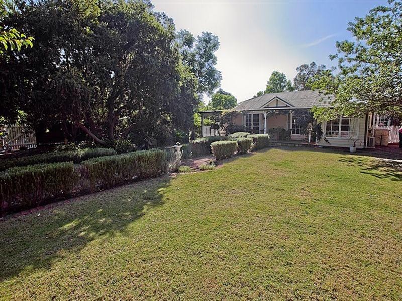 6 Parke Road, Gooseberry Hill WA 6076