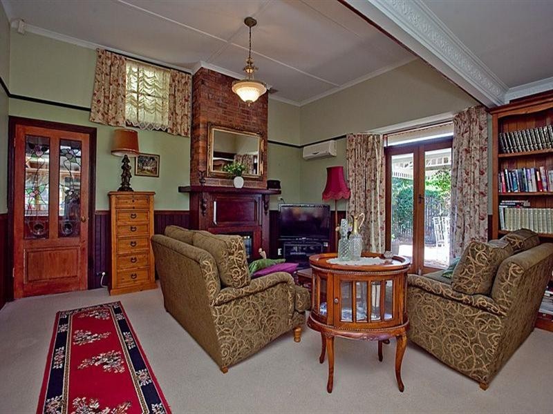 6 Parke Road, Gooseberry Hill WA 6076